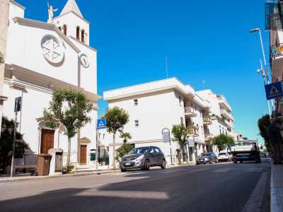 ...in corrispondenza della chiesa parrocchiale, l� dove fino all'800 era attiva una grande cava di tufo